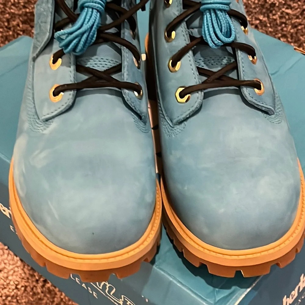 Timberland x DTLR 6” Premium WPBT bright blue Boots new Boys Size 6.5 Juniors